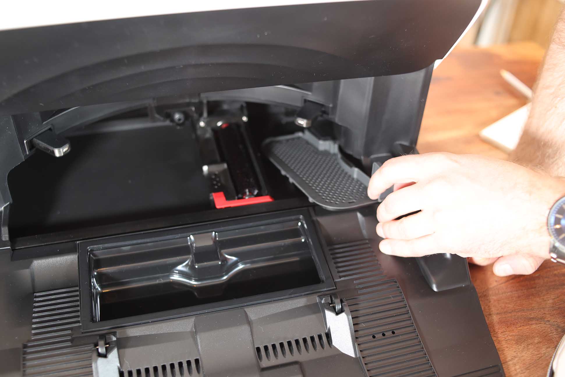 Фильтр из ультра-станции Roborock S8 Pro удален.